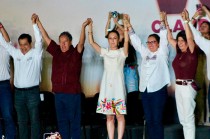La anfitriona fue la candidata a presidenta municipal, Azucena Cisneros Coss