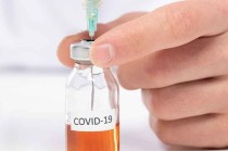 Hubo una demanda colectiva por efectos adversos graves tras recibir la vacuna AstraZeneca contra Covid-19.