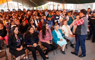 Reconoce Luis Maya el trabajo de las mamás en Almoloya de Juárez