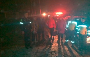 Rescatan a dos mujeres y un hombre, extraviados en Nevado de Toluca