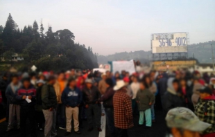Comuneros bloquean la México-Puebla; exigen que CFE indemnice por terrenos