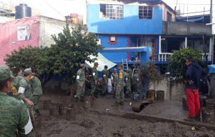 Desgajamiento de cerro en Naucalpan afecta 18 viviendas; entra el Ejército