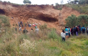Tres muertos y tres atrapados, saldo de derrumbe en mina de Los Reyes La Paz