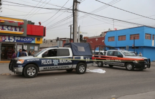 Persecución y balacera, policías recuperan vehículo; muere mujer asaltante