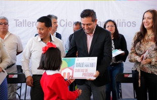 Entrega César Serrano 1.8 millones de pesos en material para rehabilitar escuelas