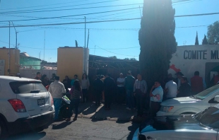 Rechazan reelección en Teotihuacan; toman sede priista