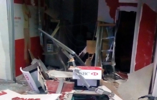 Incendian dos cajeros y se roban otro en Ecatepec