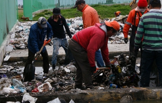 Retira Toluca 30 toneladas de basura semanales del mercado Aviación Autopan