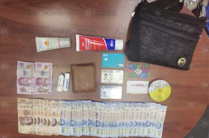 policias devuelven maleta dinero dueno