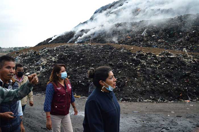 trabajos sofocar incendio tiradero escalerillas