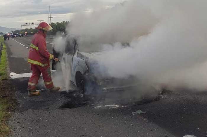 pipa incendiada bomberos cem