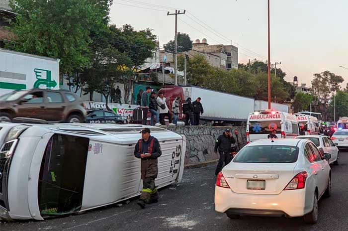 volcadura combi tlalnepantla