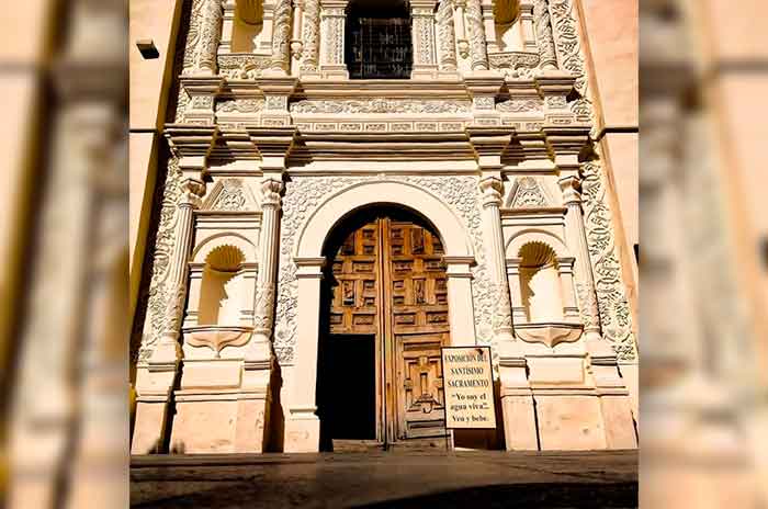 Fachada principal de la Iglesia San Juan de Dios hoy Santa María de Guadalupe.