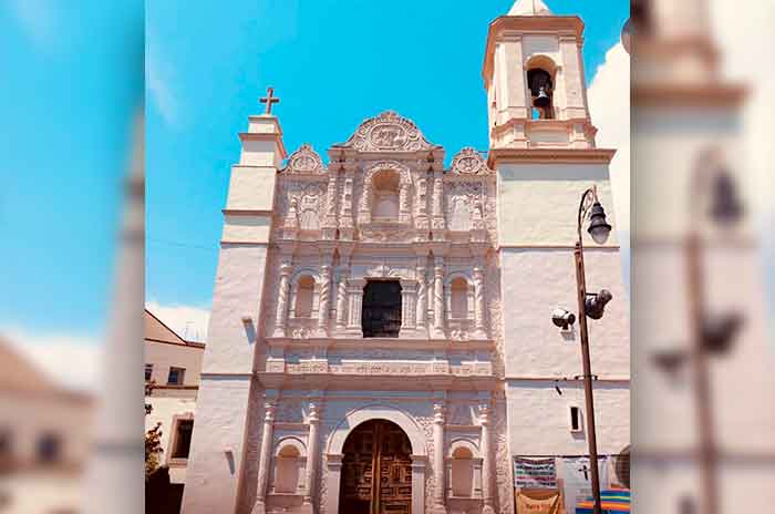 Fachada principal Santa María de Guadalupe