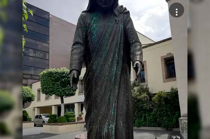 Al fondo lugar donde estuvo ubicado el Hospital San Juan de Dios.