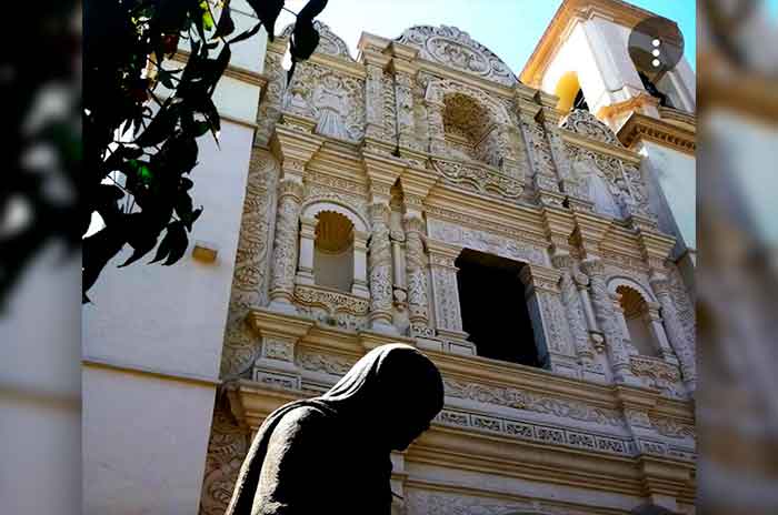 Fachada principal Santa María de Guadalupe