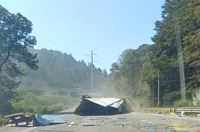 trailer volcado