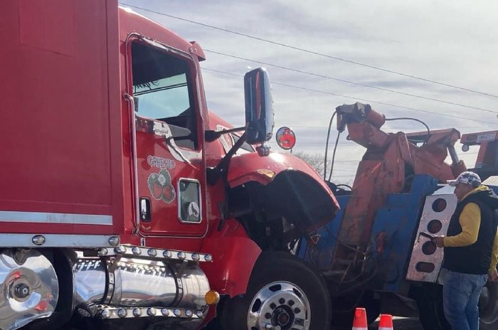 volcadura trailer carretera toluca atlacomulco ixtlahuaca edomex grua