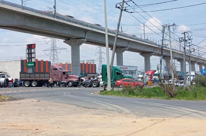 carretera mexico toluca bloqueo