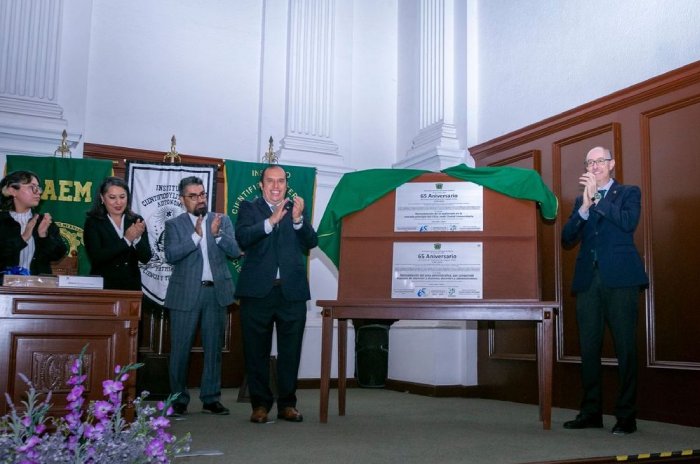 carlos eduardo barrera rector uaemex