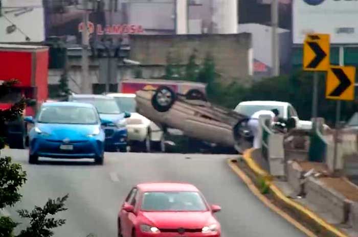 volcadura paseo tollocan toluca