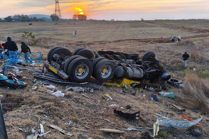 trailer saqueado