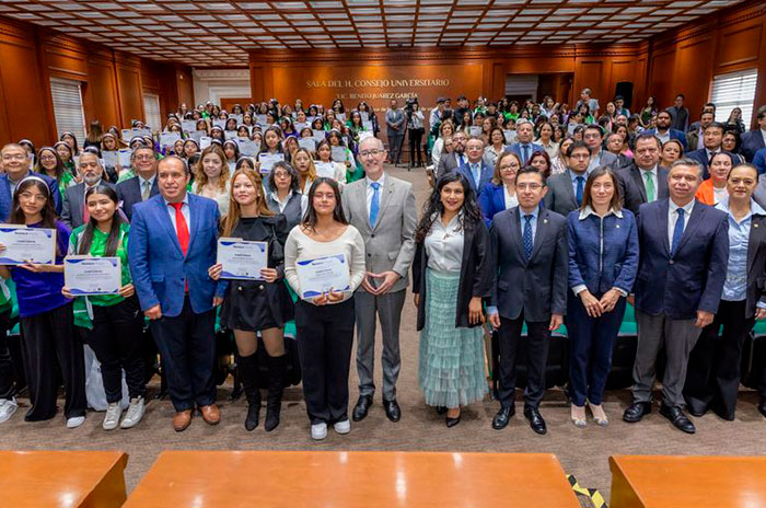 UAEMéx reconoce alumnas Programa Tecnolochicas