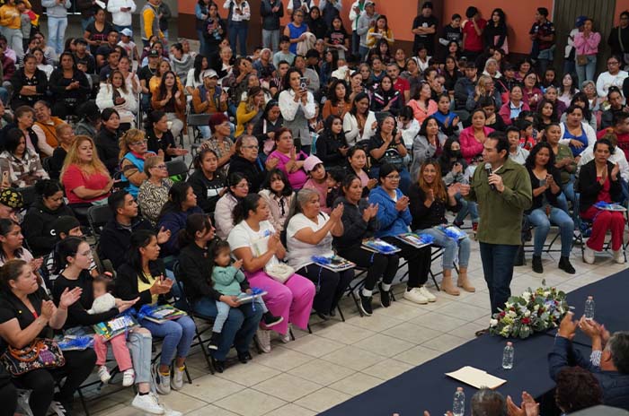 enrique vargas apoyo familias huixquilucan