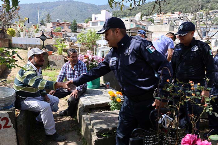 policia saludo huixquilucan