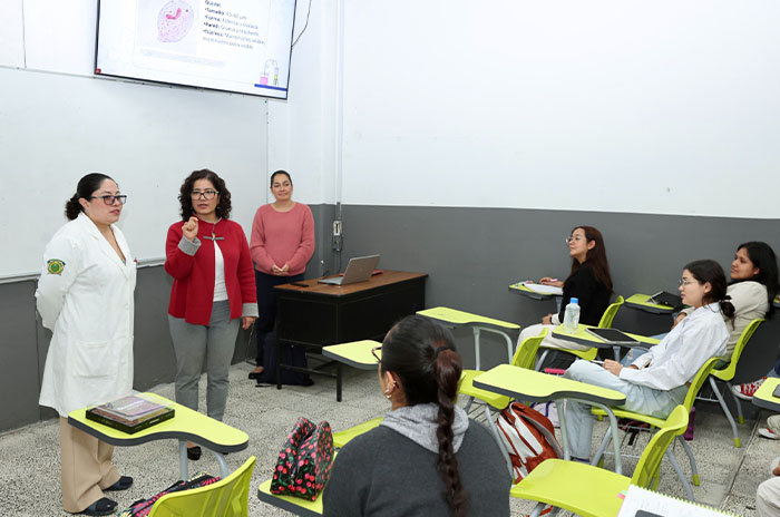 rectora martha patricia zarza dialogo estudiantes quimica