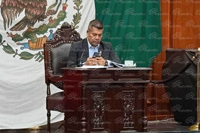 https://www.digitalmex.mx/images/2026/AGOSTO/19/senador-en-celular-toluca.jpg