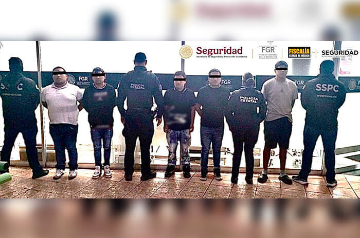 detenidos uniformes 2 1