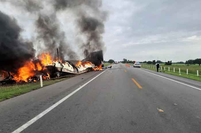 Accidente_deja_tráiler_en_llamas_y_13_muertos_en_la_Hidalgo-Zaragoza_2.jpg