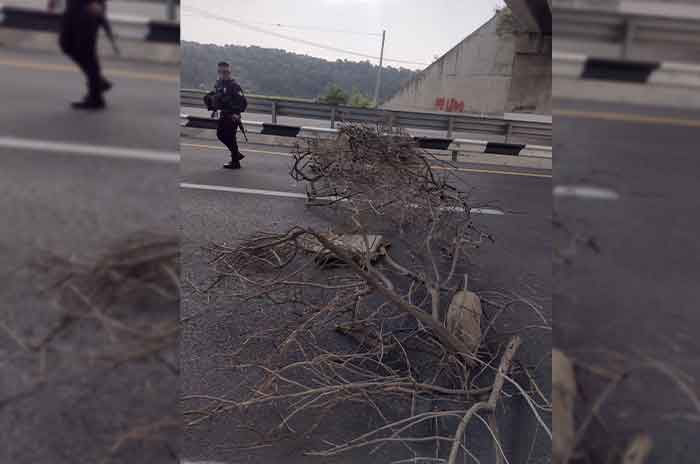 Alerta_Bloqueo_total_en_autopista_Tenango-Ixtapan_de_la_Sal_2.jpg