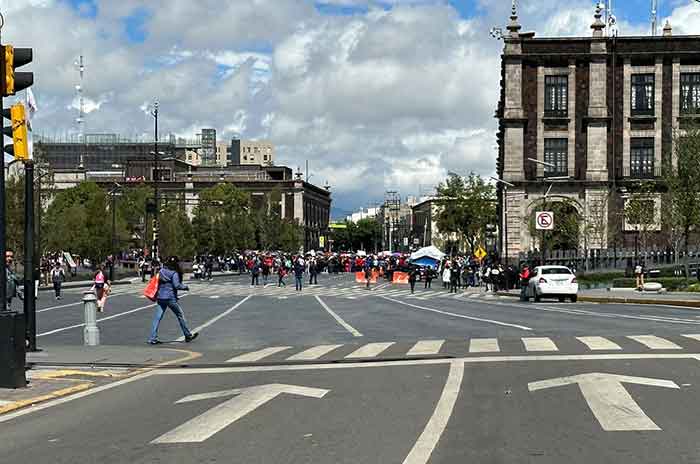 Alerta_Reanudan_maestros_del_SMSEM_protestas_y_bloqueos_en_Toluca_2.jpg