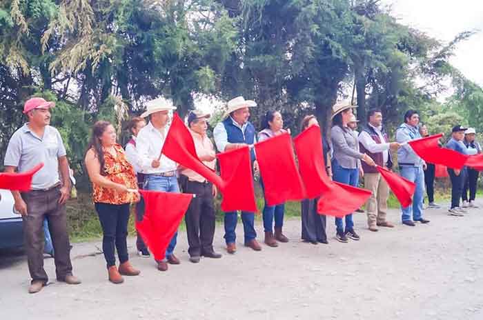 Arranca_Andri_Correa_relevantes_obras_de_educación_y_de_electrificación_para_VillaDelCarbón_3.jpg