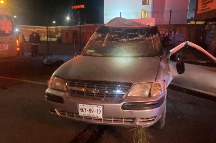 Automovilista perdió el control y terminó estrellándose en Toluca 2