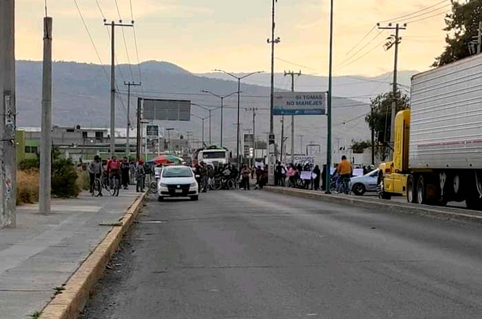 Bloquean-carretera-por-asesinato-de-delegado-de-Chalco.jpg