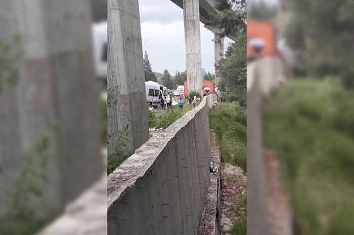 #Brutal: Tráiler se queda sin frenos y se lleva varios autos, en la ...
