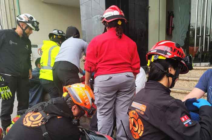 Cae_elevador_en_funeraria_mientras_transportaban_cadáver_hay_heridos.jpg