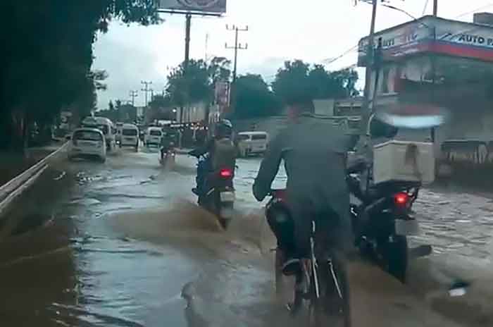 Caos_por_inundación_en_la_México-Texcoco_4.jpg