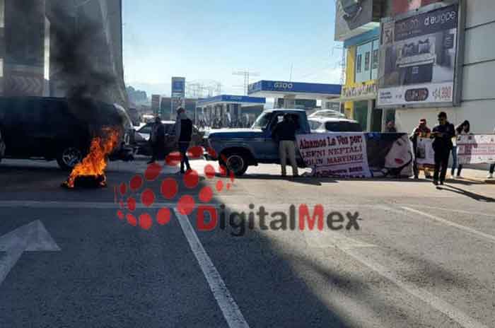 Caos_vial_en_la_México-Toluca_por_bloqueo_2_2.jpg