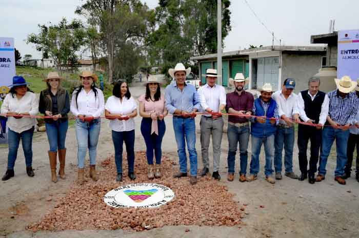 Con_entrega_de_obras_fortalece_Óscar_Sánchez_la_educación_en_Almoloya_de_Juárez_2.jpg