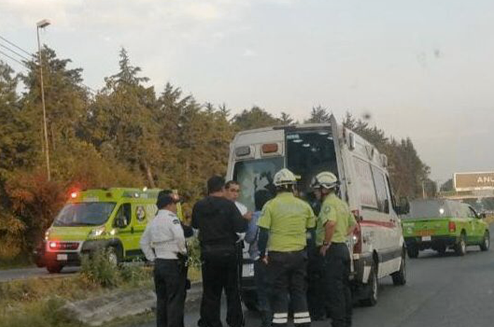 Conductor pierde el control y se accidenta en la Toluca Tenango del Valle 2