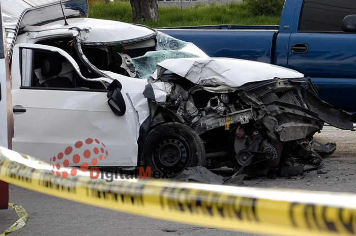 Conductor pierde la vida al chocar con un camión de volteo en Paseo Tollocan 2