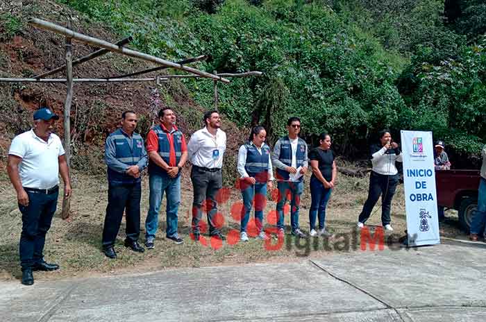 Continúa_Carlos_González_arrancando_obras_en_Temascaltepec_2.jpg