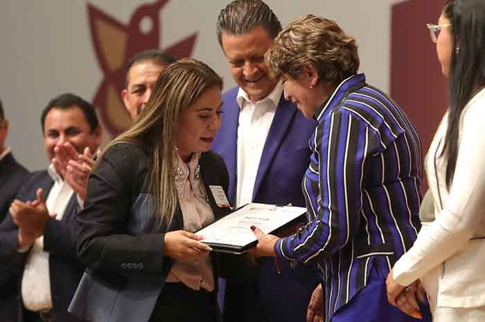 Delfina_Gómez_basifica_a_4_mil_docentes_del_Edoméx_en_dos_meses_de_administración_2.jpg