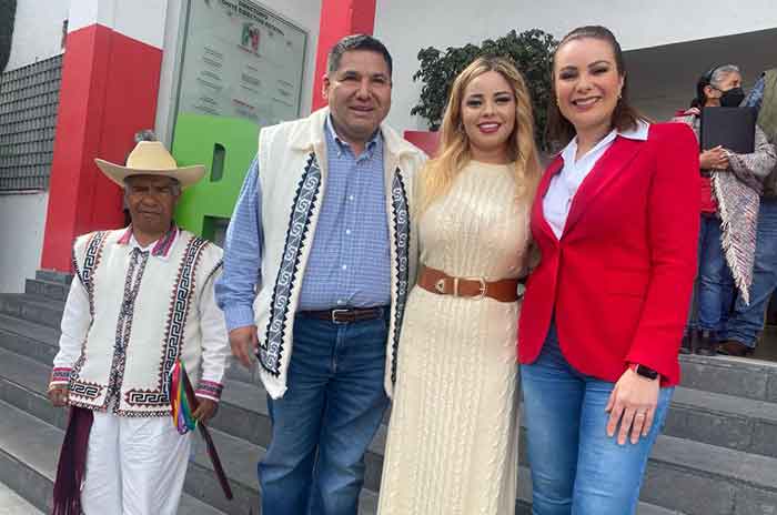 Desfile-de-aspirantes-a-diputados-federales-por-el-Edoméx-4.jpg