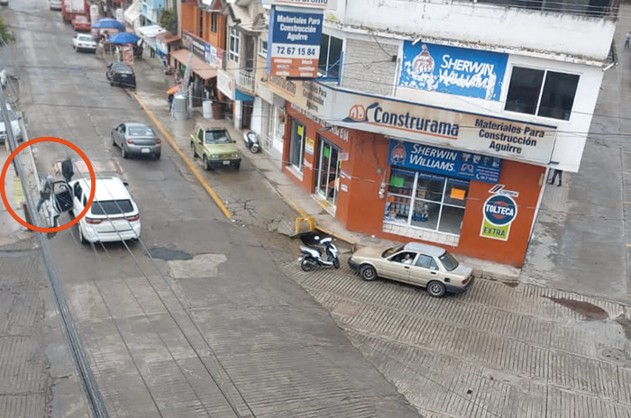 Disparan a cámaras de vigilancia a plena luz del día en Tejupilco 2