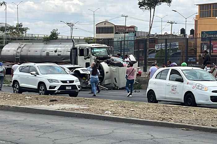 El_choque_múltiple_se_registró_en_la_Avenida_Central._2.jpg